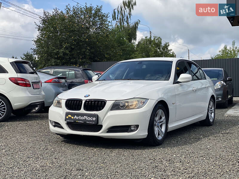 Седан BMW 3 Series 2009 в Луцке
