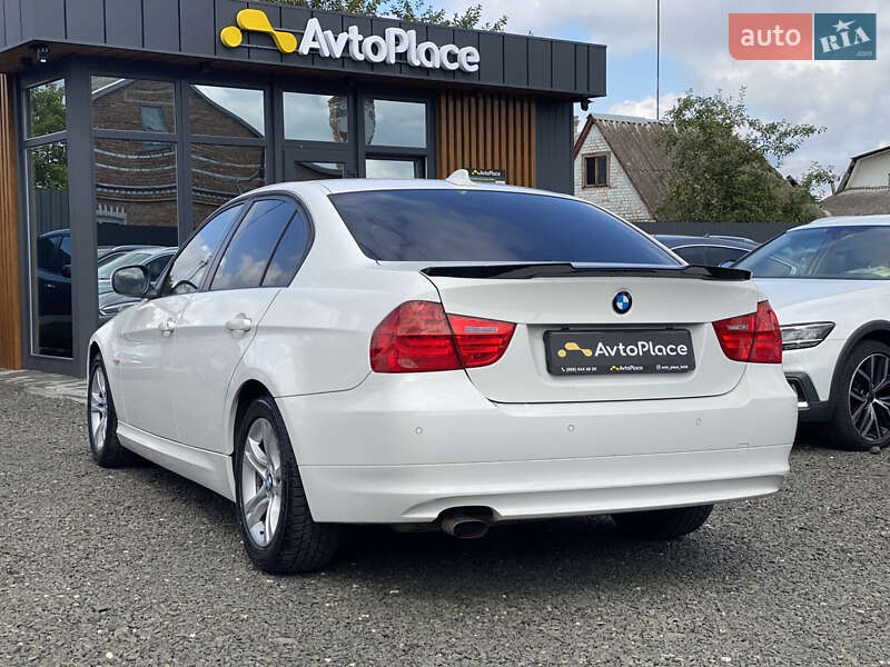 Седан BMW 3 Series 2009 в Луцке
