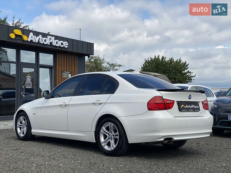 Седан BMW 3 Series 2009 в Луцке