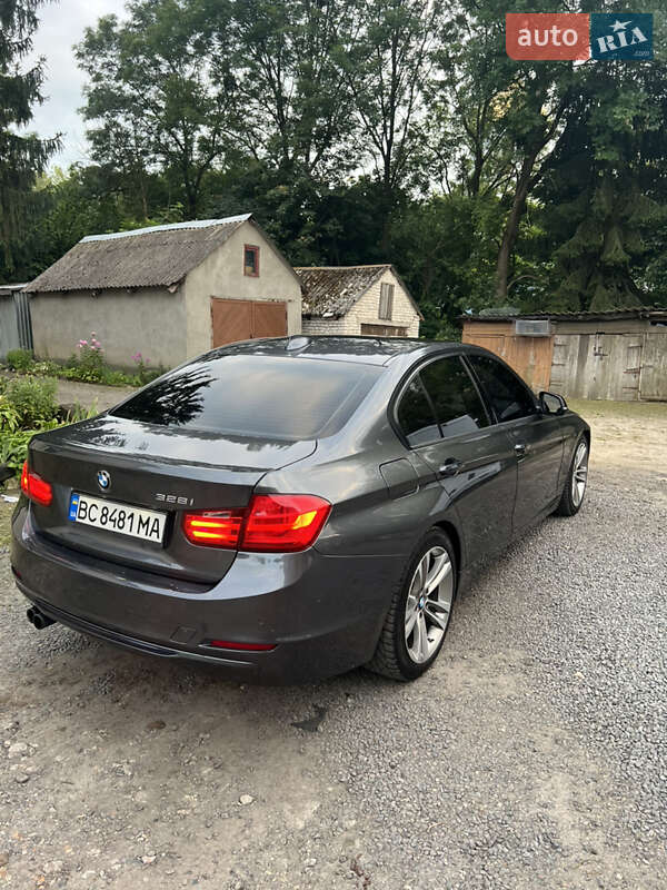 Седан BMW 3 Series 2015 в Буске