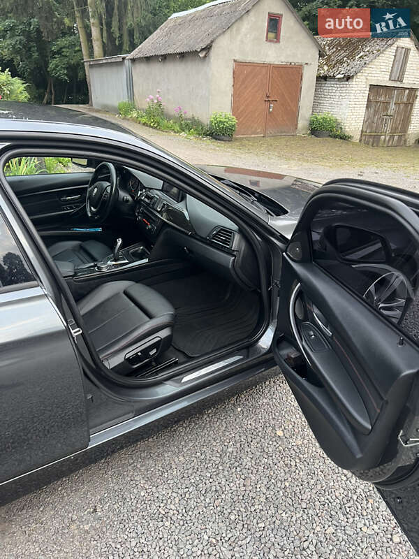 Седан BMW 3 Series 2015 в Буске