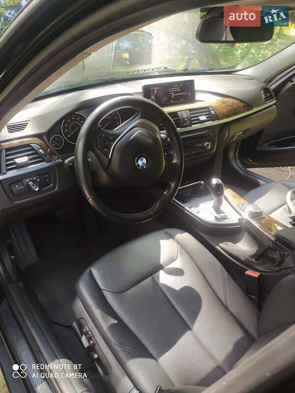 Седан BMW 3 Series 2015 в Луцьку