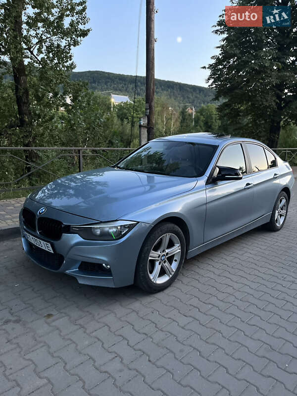 Седан BMW 3 Series 2012 в Косове