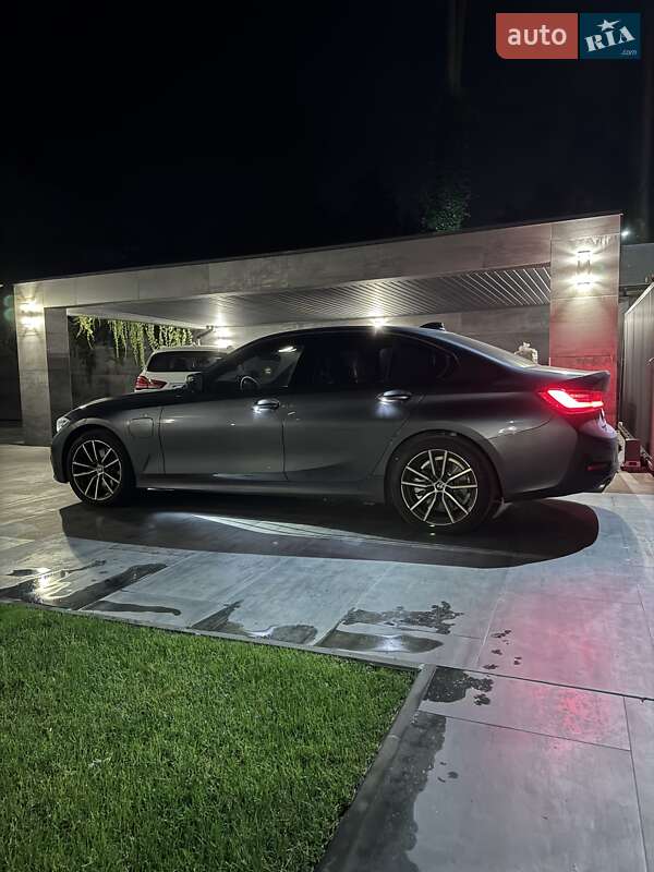 BMW 3 Series 2021