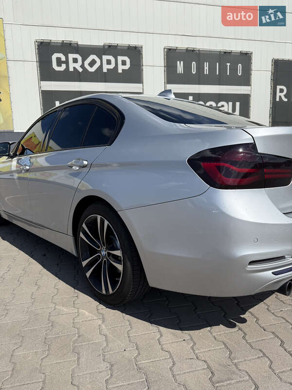 Седан BMW 3 Series 2017 в Киеве