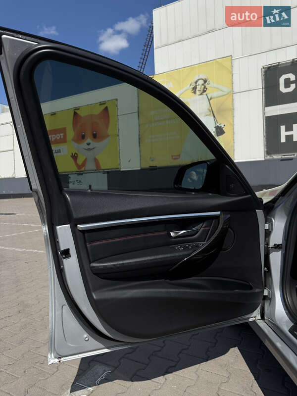 Седан BMW 3 Series 2017 в Киеве