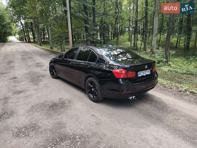 Седан BMW 3 Series 2015 в Луцьку