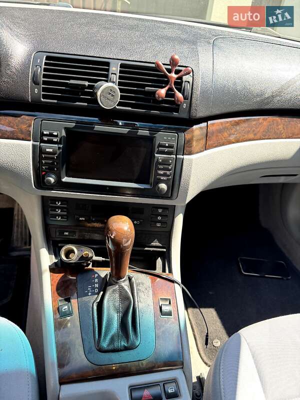 Седан BMW 3 Series 2002 в Млинове