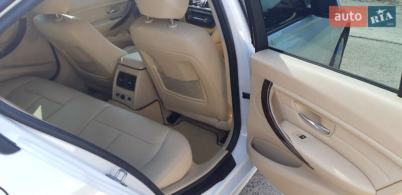 Седан BMW 3 Series 2013 в Корюковке