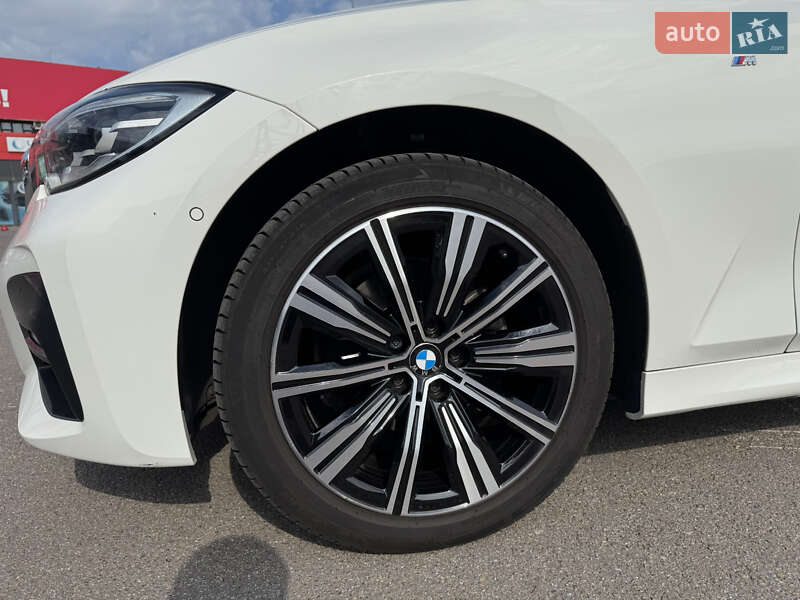Седан BMW 3 Series 2019 в Киеве