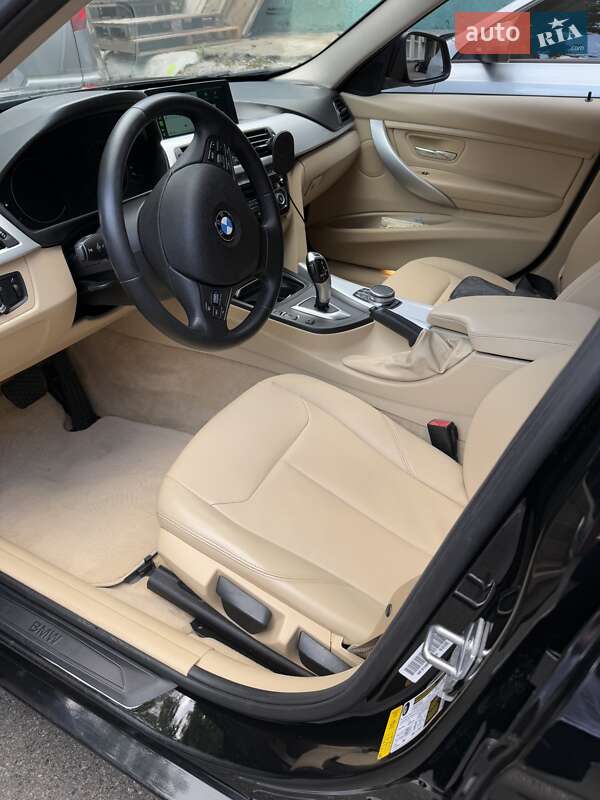 Седан BMW 3 Series 2016 в Киеве