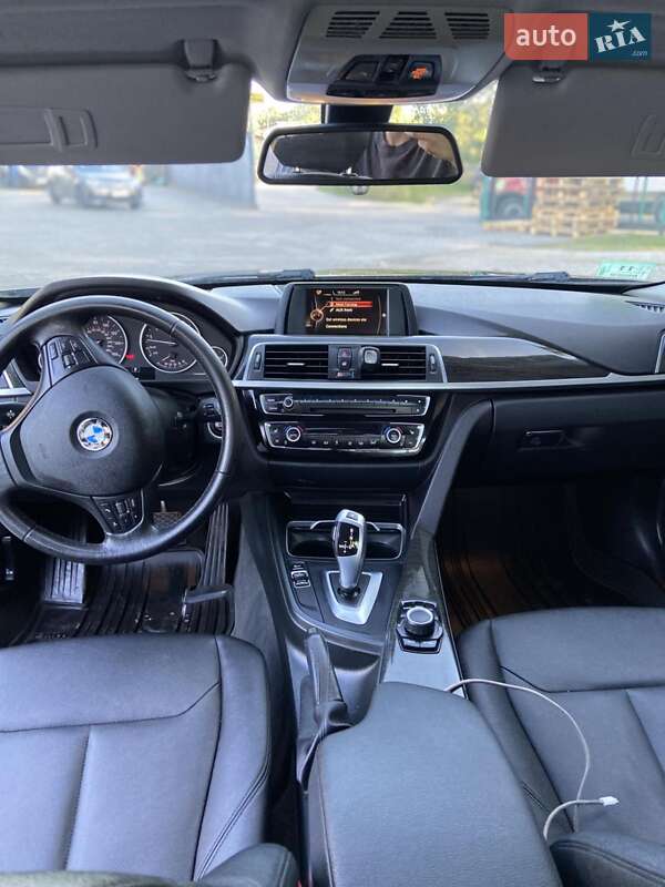 Седан BMW 3 Series 2016 в Луцке
