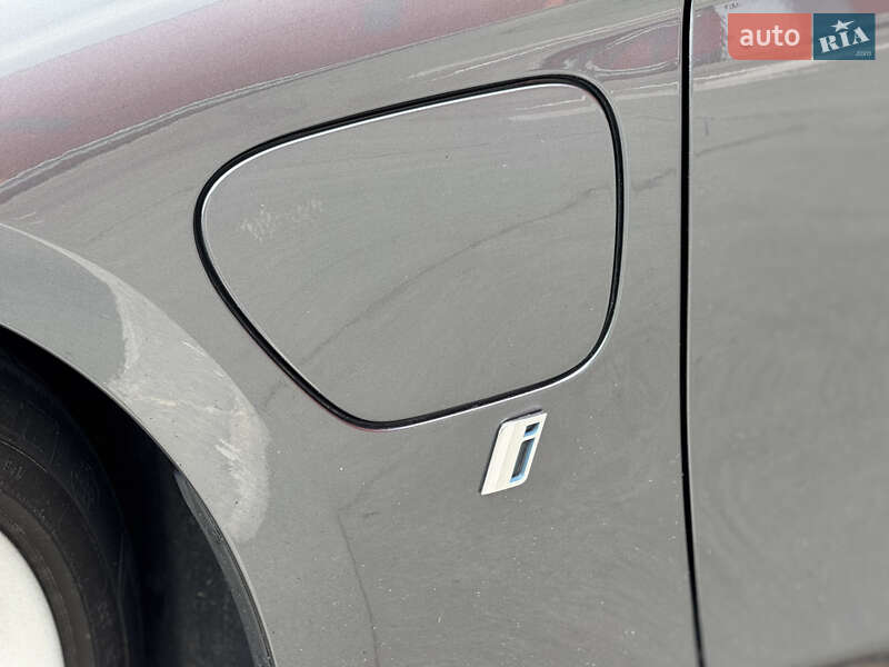 Седан BMW 3 Series 2017 в Киеве