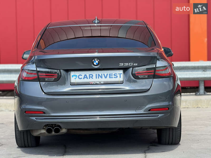 Седан BMW 3 Series 2017 в Киеве