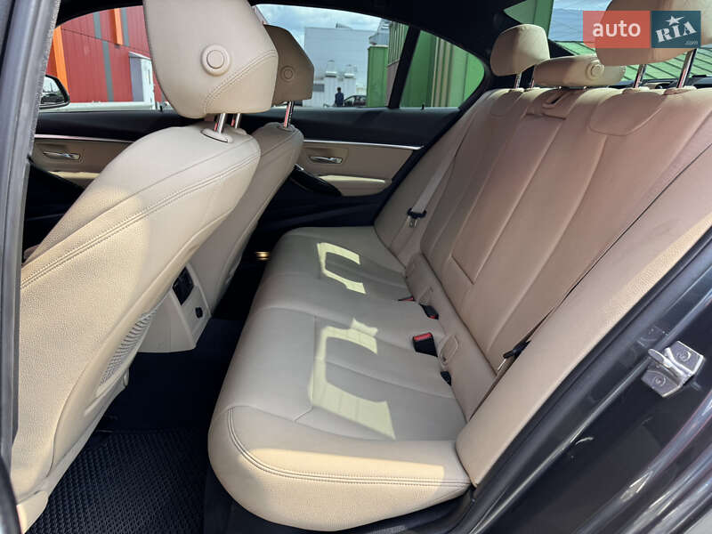 Седан BMW 3 Series 2017 в Киеве