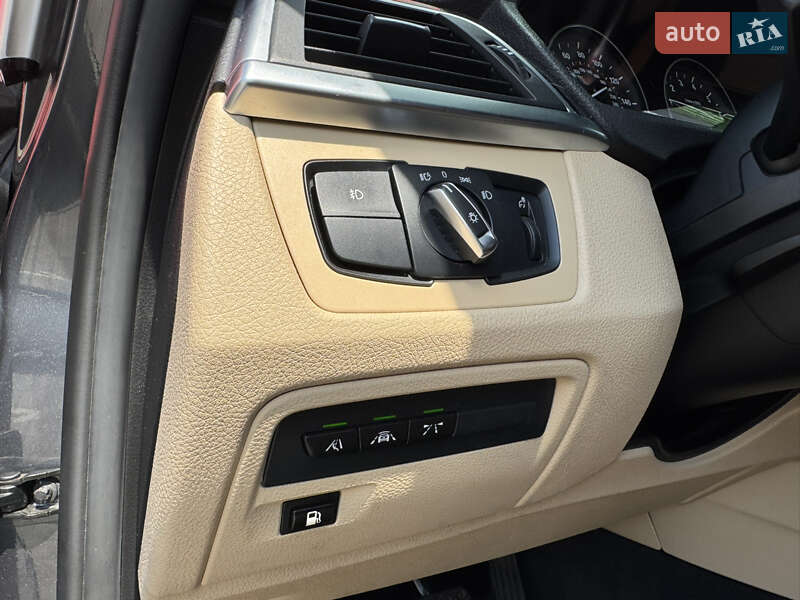 Седан BMW 3 Series 2017 в Киеве