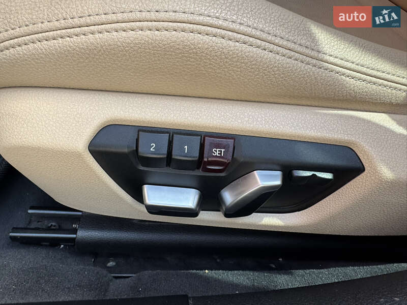 Седан BMW 3 Series 2017 в Киеве