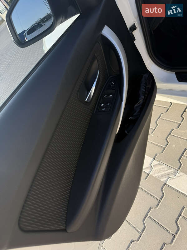 Седан BMW 3 Series 2013 в Виннице