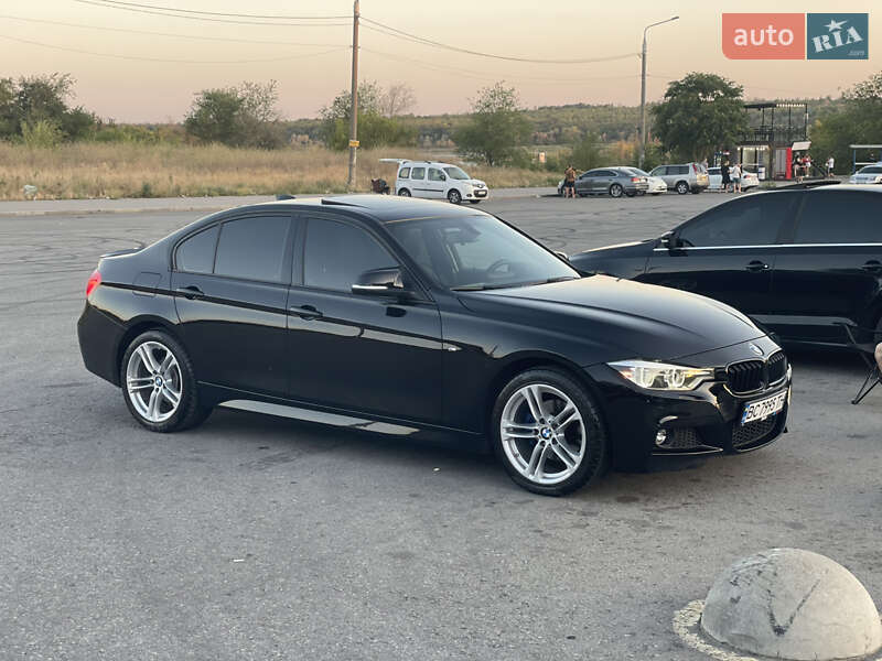 Седан BMW 3 Series 2015 в Запоріжжі