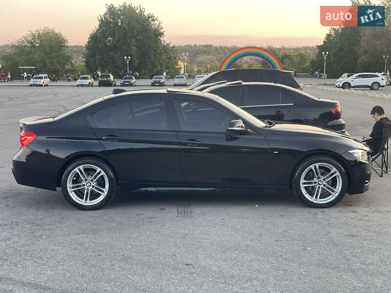 Седан BMW 3 Series 2015 в Запоріжжі