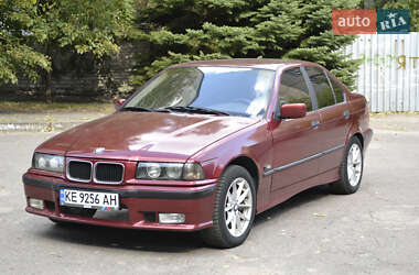 Седан BMW 3 Series 1994 в Днепре