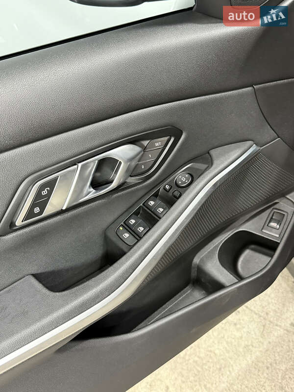 Седан BMW 3 Series 2019 в Одесі