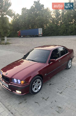 Седан BMW 3 Series 1992 в Чернівцях