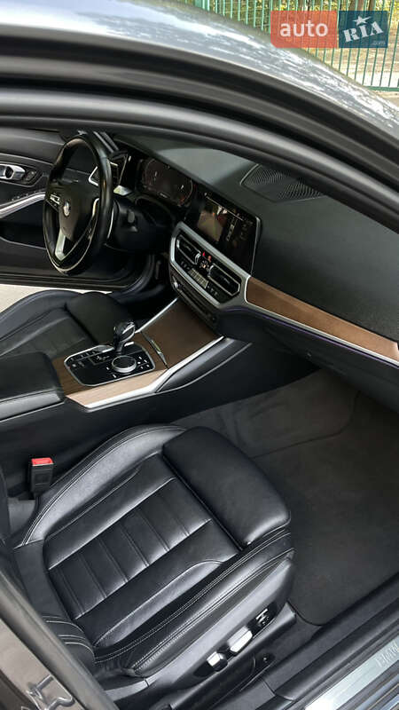 Седан BMW 3 Series 2019 в Львові