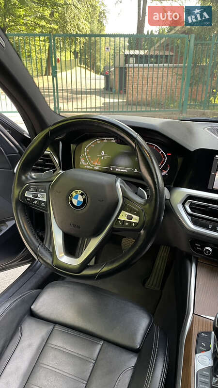 Седан BMW 3 Series 2019 в Львові