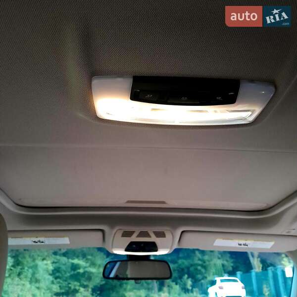 Седан BMW 3 Series 2013 в Львові