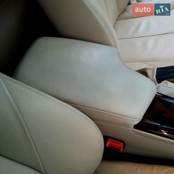 Седан BMW 3 Series 2013 в Львові