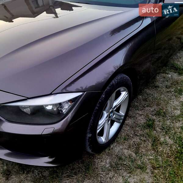 Седан BMW 3 Series 2013 в Львові