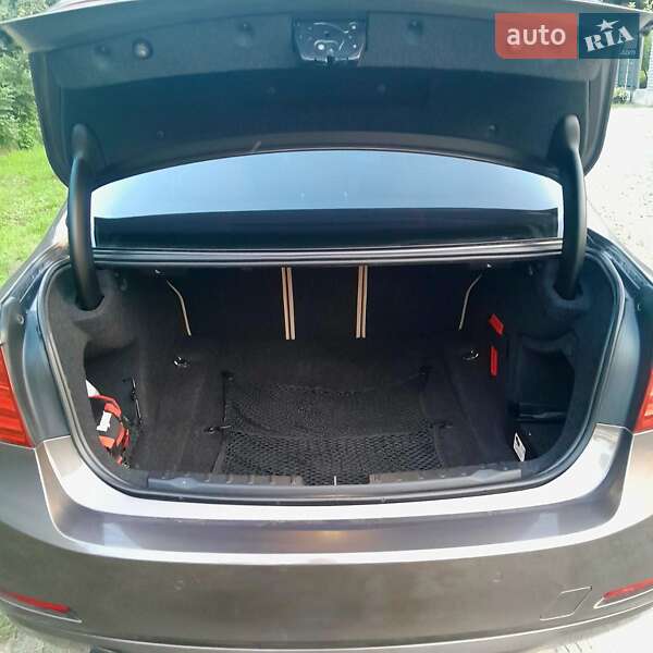 Седан BMW 3 Series 2013 в Львові