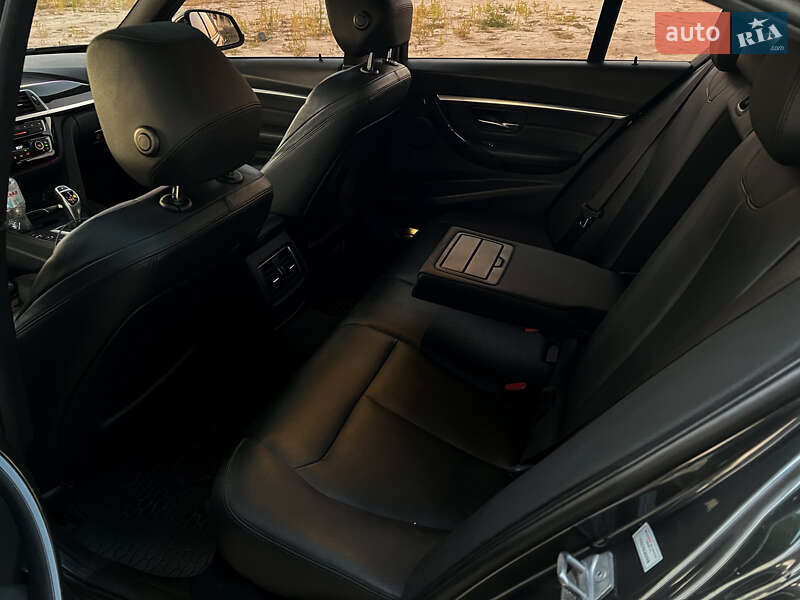 Седан BMW 3 Series 2018 в Чернігові