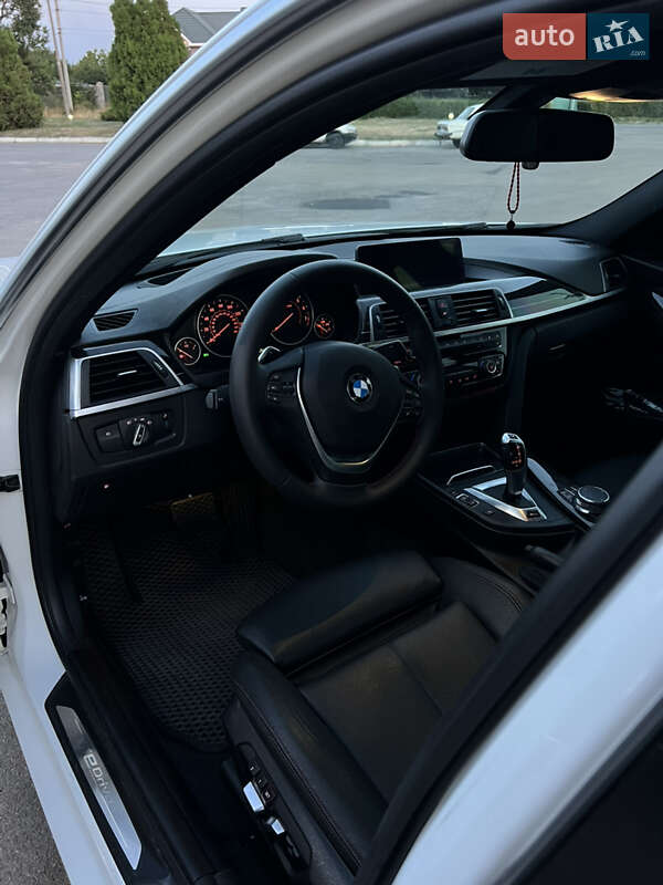 Седан BMW 3 Series 2018 в Кам'янському