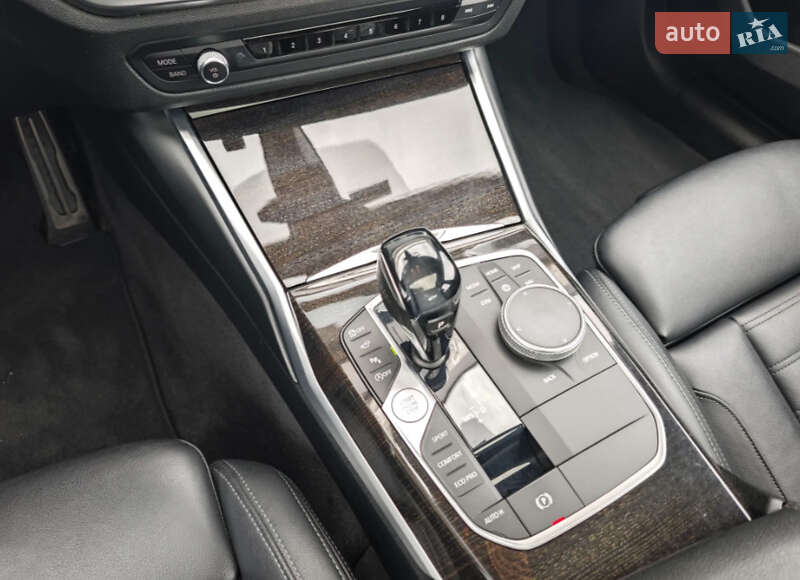 Седан BMW 3 Series 2019 в Львове
