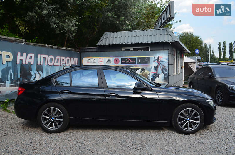 Седан BMW 3 Series 2016 в Києві