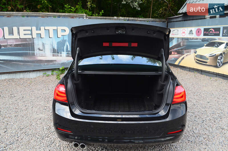 Седан BMW 3 Series 2016 в Києві