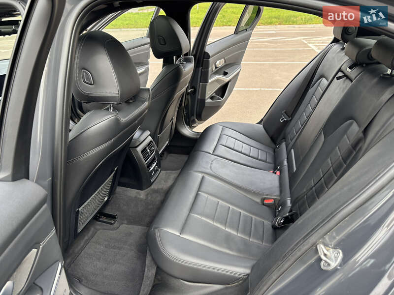 Седан BMW 3 Series 2019 в Рівному