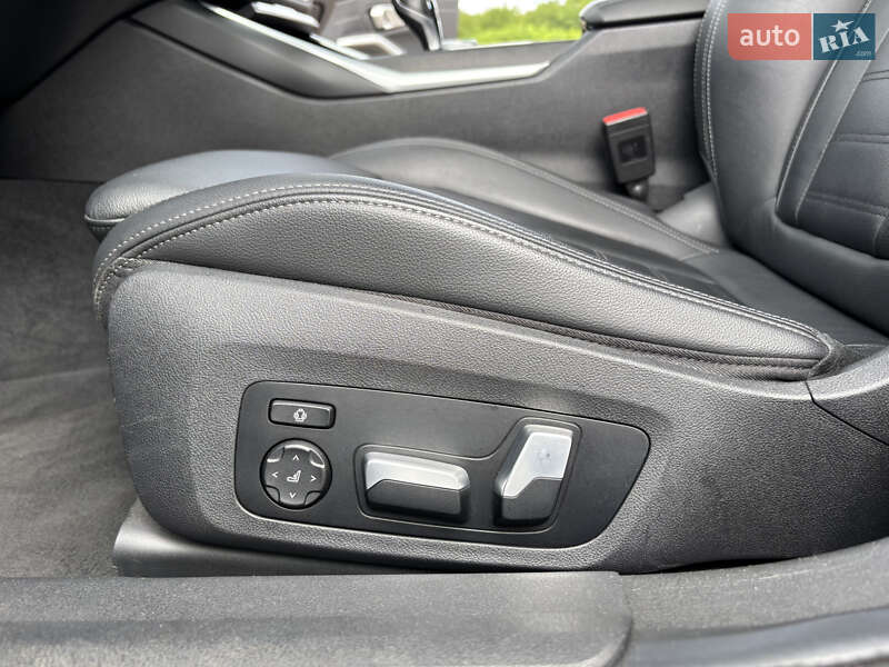 Седан BMW 3 Series 2019 в Рівному