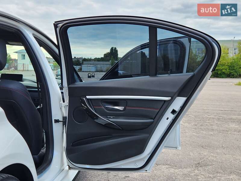 Седан BMW 3 Series 2017 в Ровно