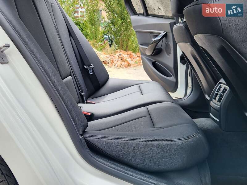Седан BMW 3 Series 2016 в Ровно фото 49 Седан BMW 3 Series 2016 в Ровно