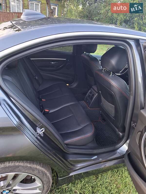 Седан BMW 3 Series 2017 в Конотопе