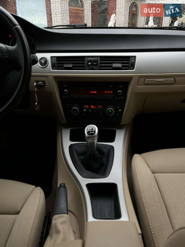 Седан BMW 3 Series 2010 в Львові фото 18 Седан BMW 3 Series 2010 в Львові