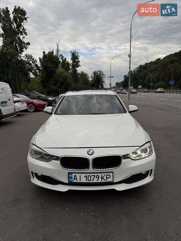 Седан BMW 3 Series 2014 в Киеве