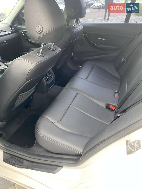 Седан BMW 3 Series 2013 в Ровно