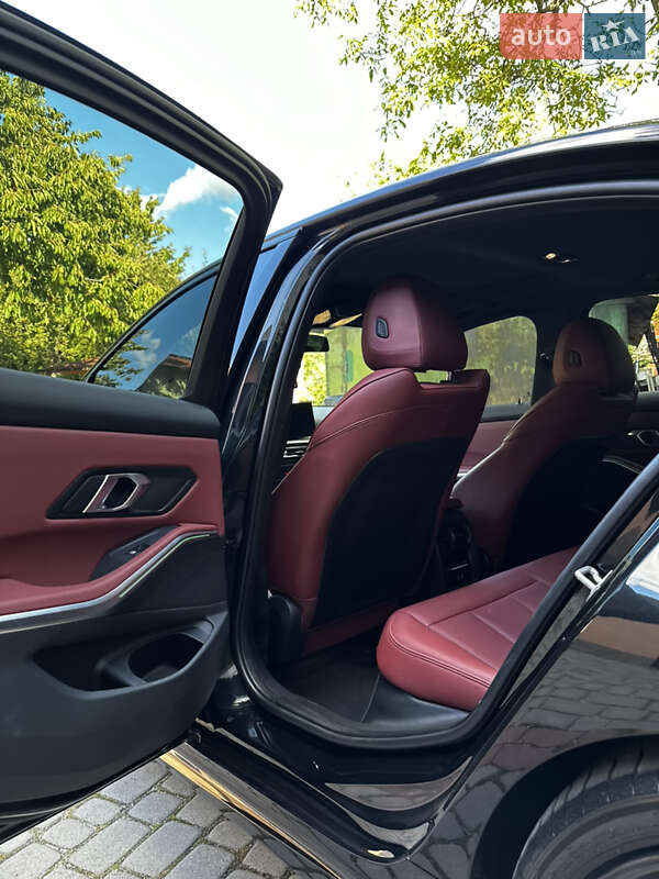 Седан BMW 3 Series 2024 в Львове