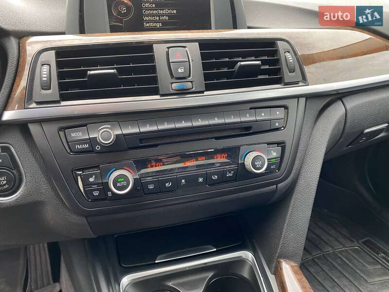 Седан BMW 3 Series 2015 в Львове