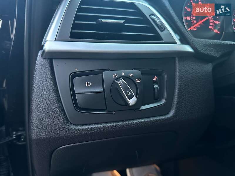 Седан BMW 3 Series 2016 в Рівному