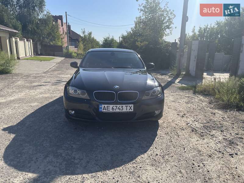 BMW 3 Series 2011